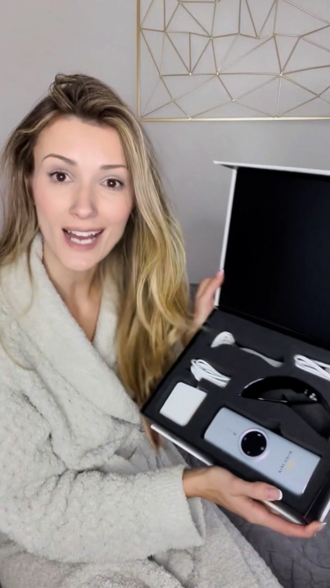 AURORA - 2-in-1 IPL Hair Removal & Skin Rejuvenation Device with Sapphire Ice-Cooling Morii Skin